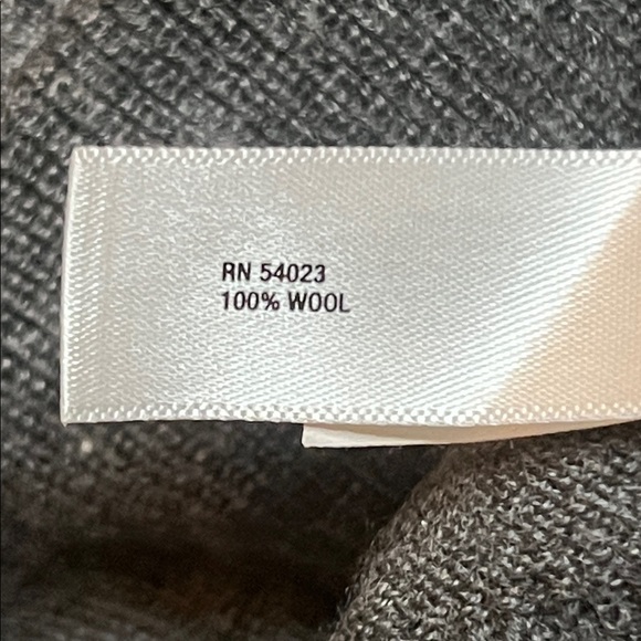 GAP 100% Wool Women’s Grey V-Neck Sweater sz L - Picture 9 of 11